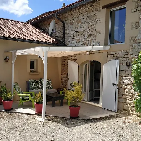 Holiday home Comfortable With Terrace