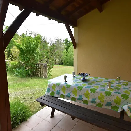 Semesterbostad Holiday Home With Private Garden Cazals (Lot)