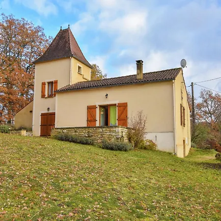 Semesterbostad Holiday Home With Private Garden